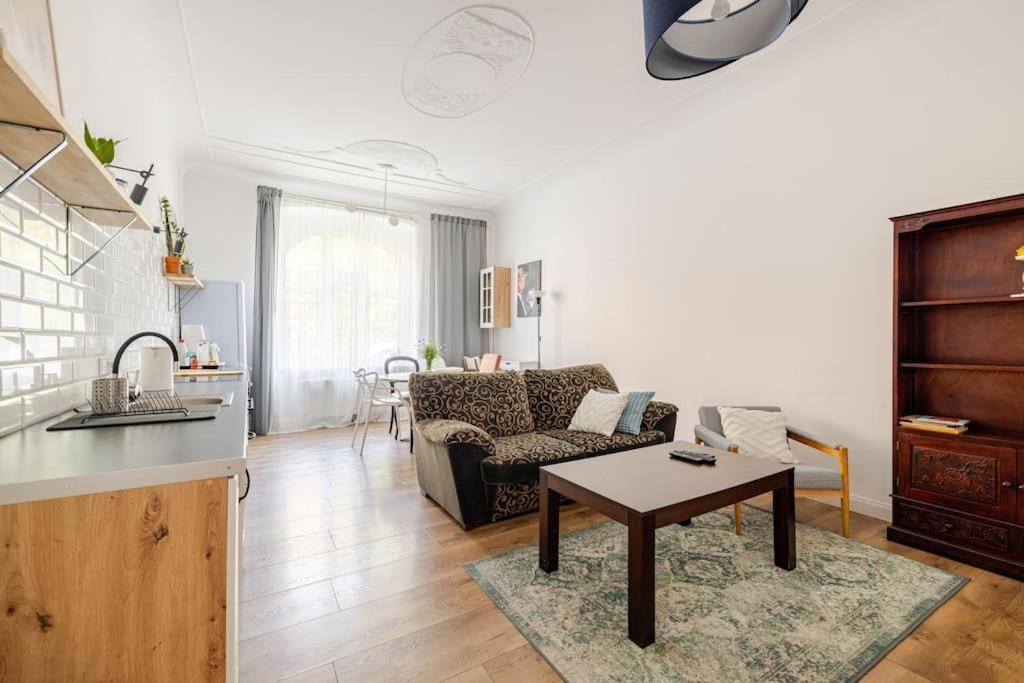 Apartament Rozeta Centrum 6Os Legnica Exterior photo